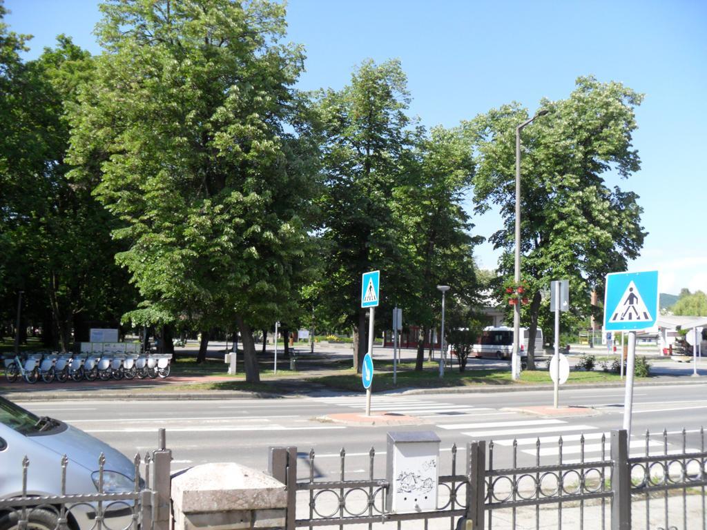 Oazis Apartman Harkany Bagian luar foto