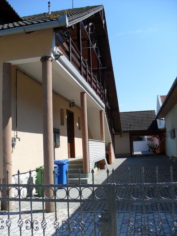 Oazis Apartman Harkany Bagian luar foto
