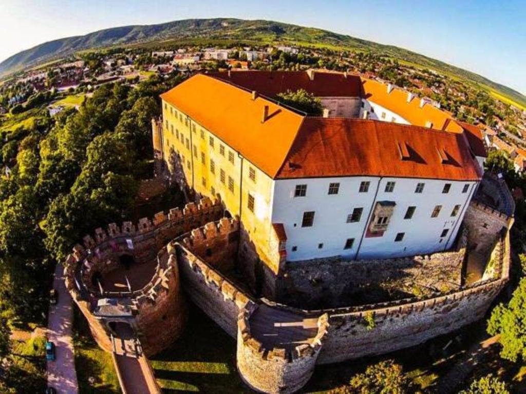 Oazis Apartman Harkany Bagian luar foto